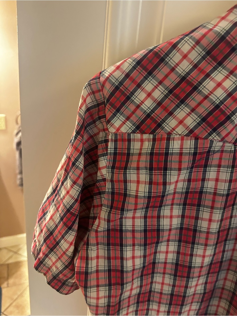 Vintage Wrangler Men’s Red Plaid Short-Sleeve Pearl Button Western Shirt - Picture 14 of 16